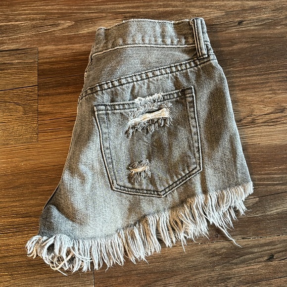 Free People Good Vibrations denim shorts, size 24 - Picture 7 of 7